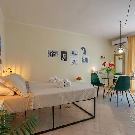 Dea Teti פולינאנו א מארה