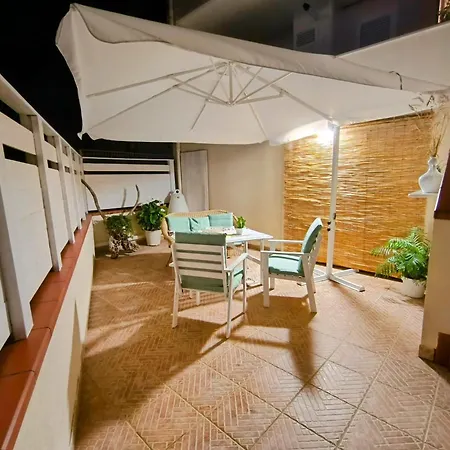 לינה וארוחת בוקר Dea Teti